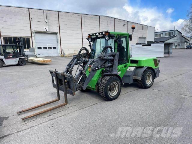 LM Trac 486 Manji traktori