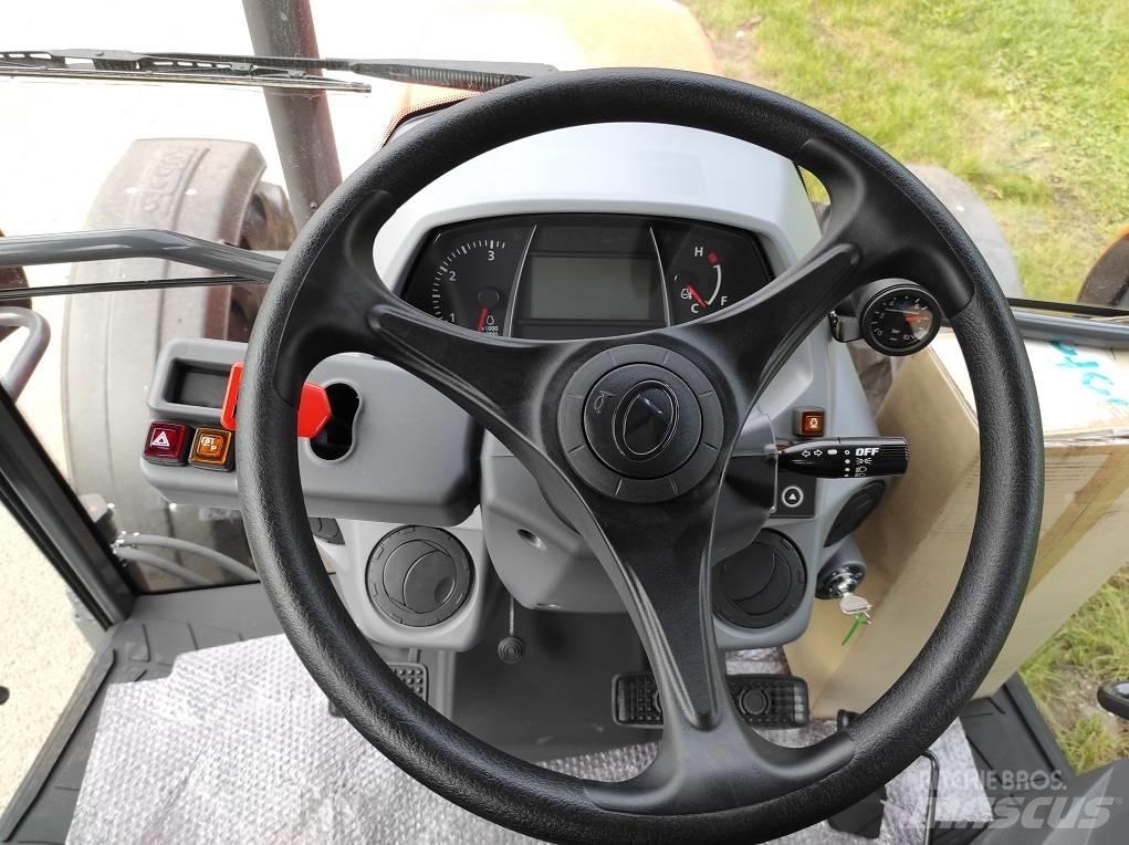 Kubota M4073 Traktori