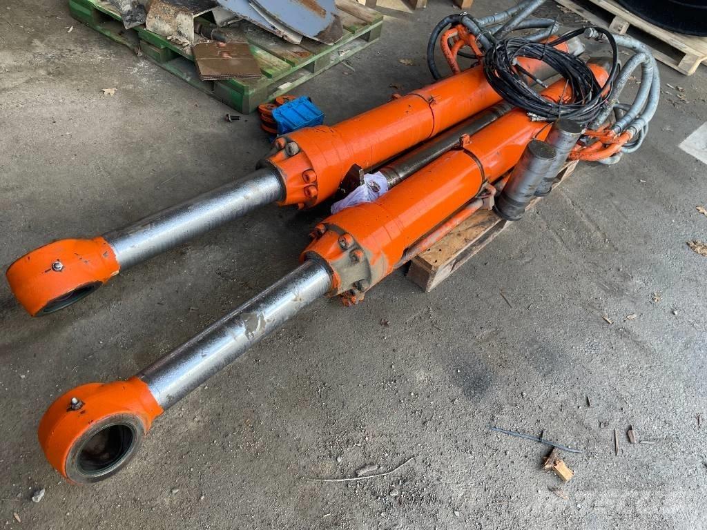 Hitachi ZX490LCH-6 Bageri guseničari