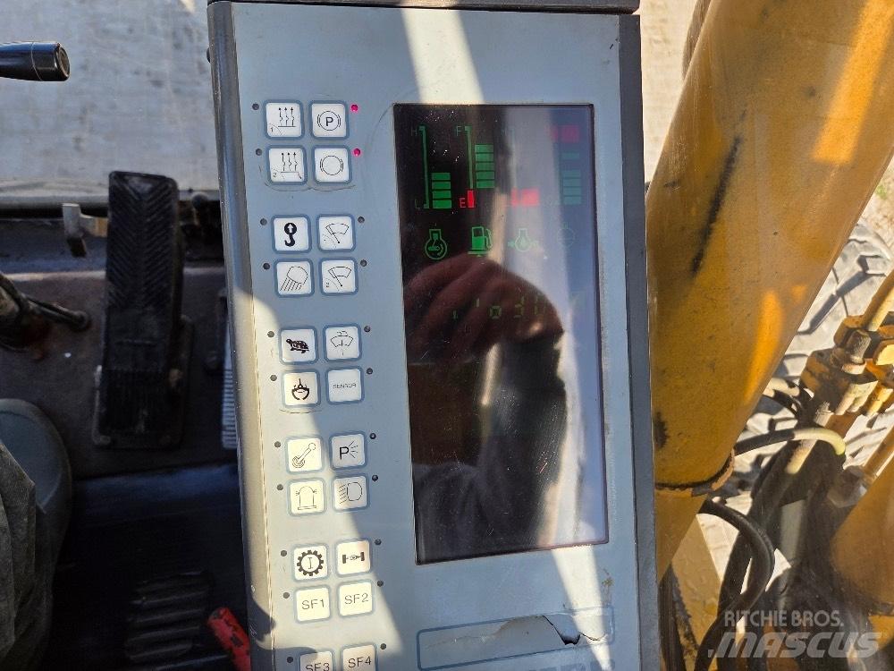 Liebherr A900 Bageri točkaši
