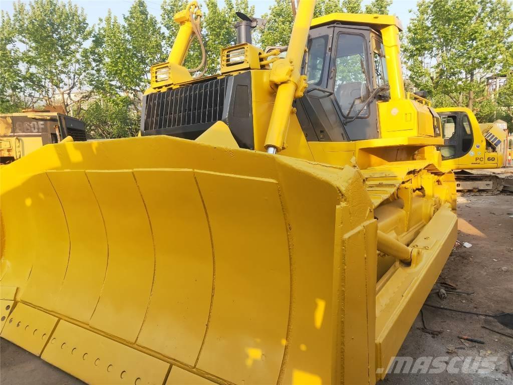 Komatsu D155AX-5 Buldožeri guseničari