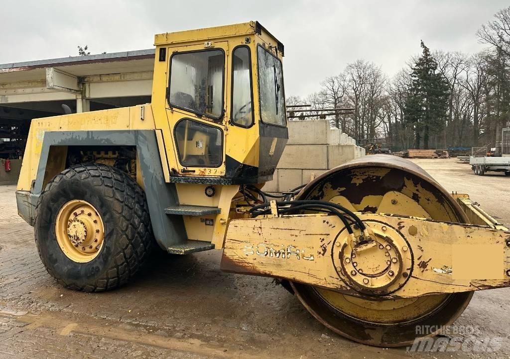 Bomag BW 213 D Valjci sa jednim bubnjem