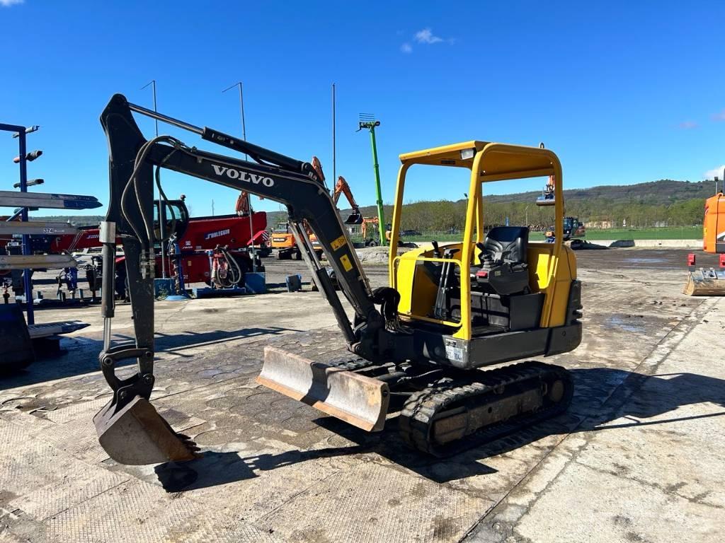 Volvo EC 25 Mini bageri < 7t