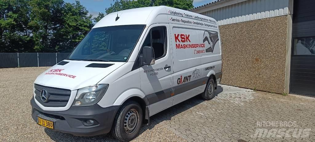 Mercedes-Benz 319 Sanduk kombiji
