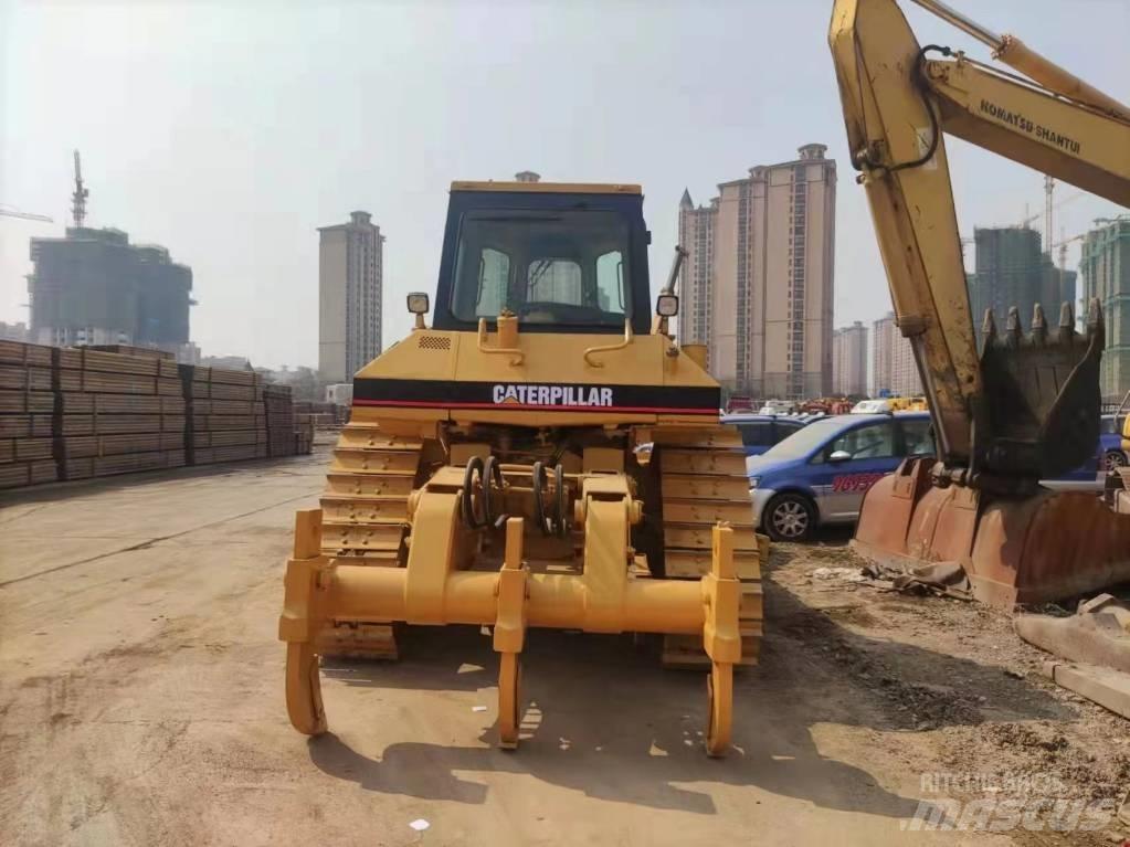 CAT D 6 M Buldožeri guseničari
