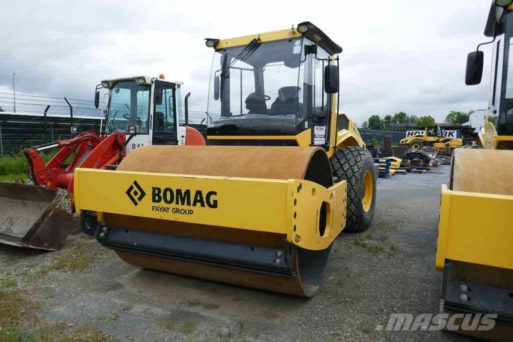 Bomag BW 213 DH-5 Nabijači zemlje
