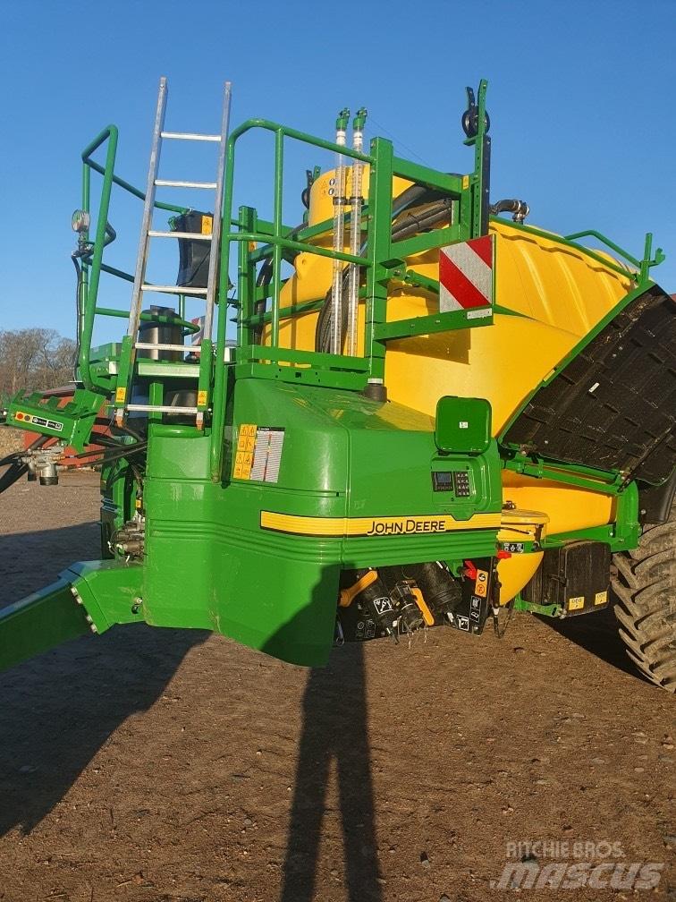 John Deere R975 i Vučene prskalice
