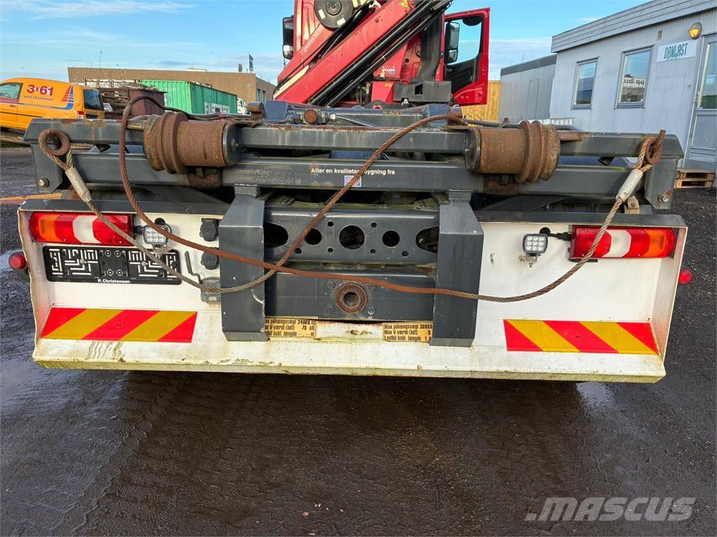 Mercedes-Benz 2643 Kamioni za podizanje kablova