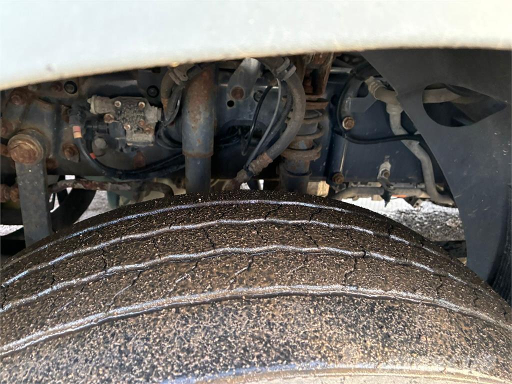 Volvo FL240 Kamioni sa ciradom