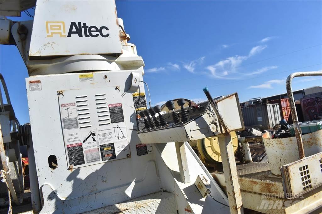 Altec D2045TR Polovni mobilni kamioni za bušenje