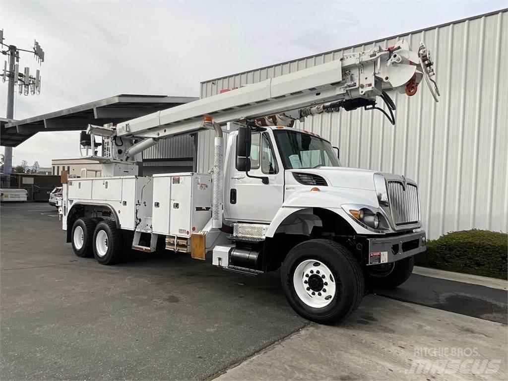 Altec D4065BTR Polovni mobilni kamioni za bušenje