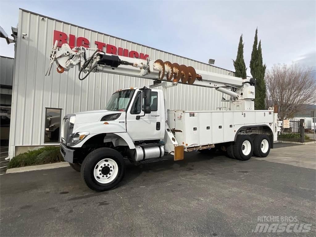 Altec D4065BTR Polovni mobilni kamioni za bušenje
