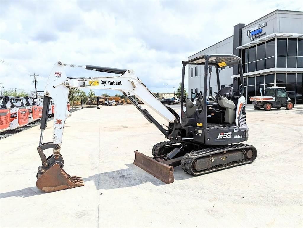 Bobcat E32I Mini bageri < 7t