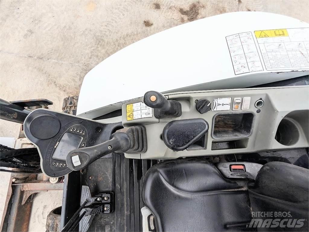 Bobcat E32I Mini bageri < 7t
