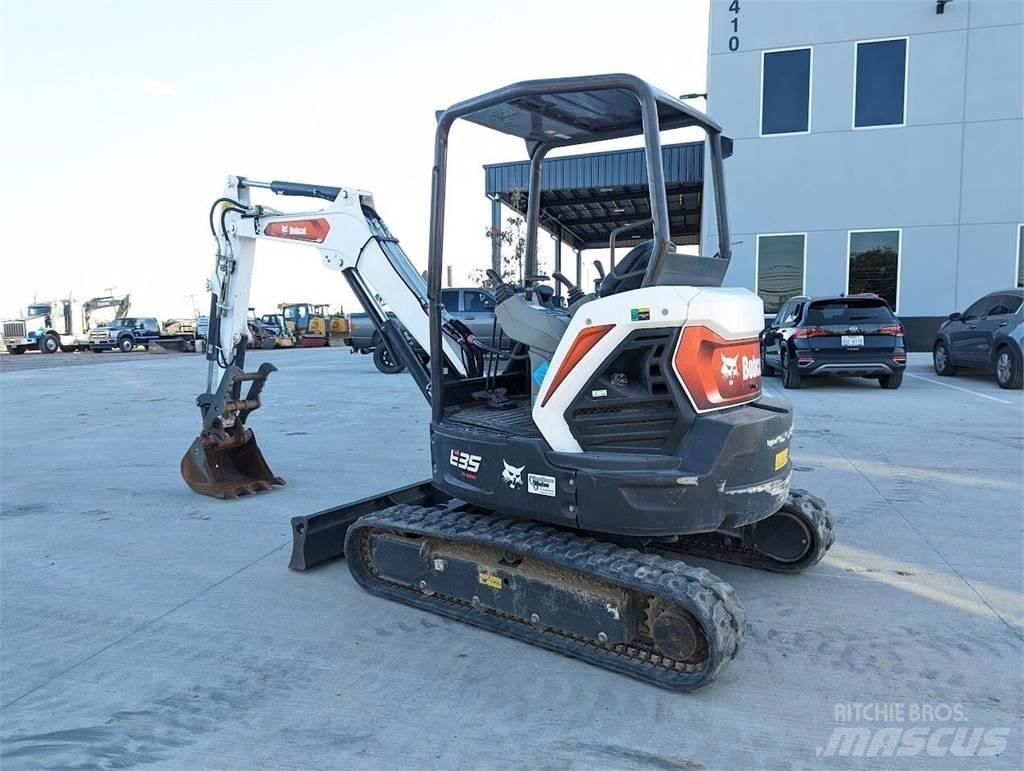 Bobcat E35R2 Mini bageri < 7t