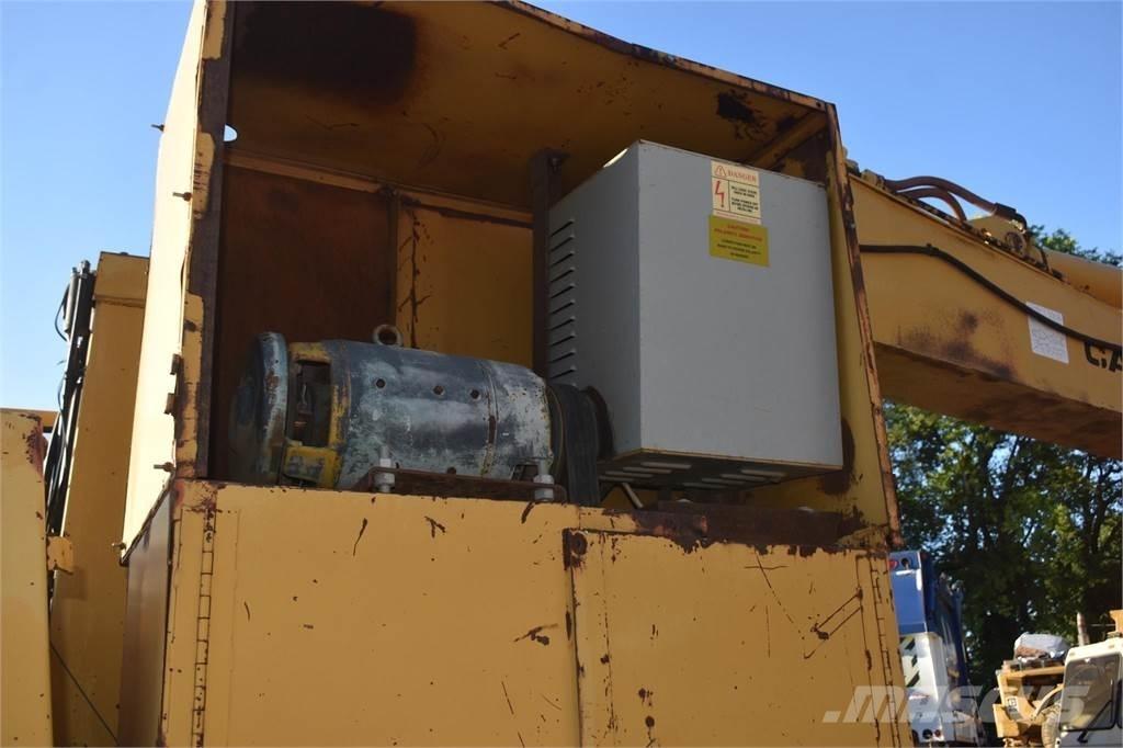 CAT 215B LC Bageri guseničari