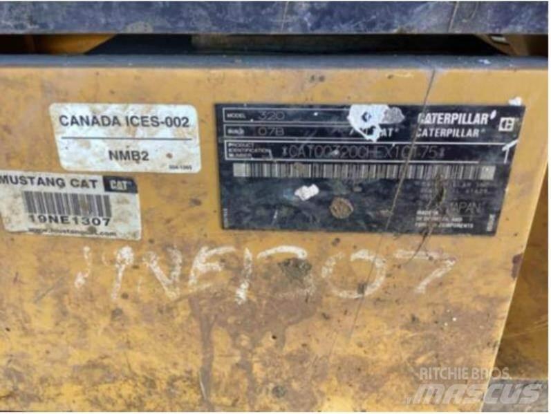 CAT 320 Bageri guseničari