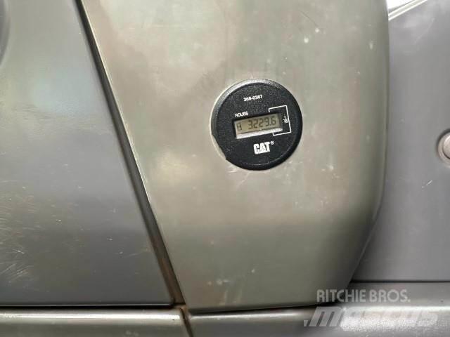 CAT 320DL Bageri guseničari