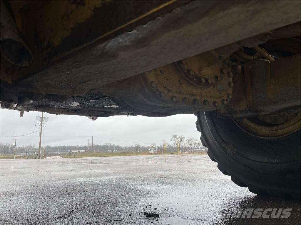 CAT 745C Zglobni damperi