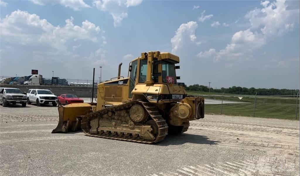 CAT D6N XL Buldožeri guseničari