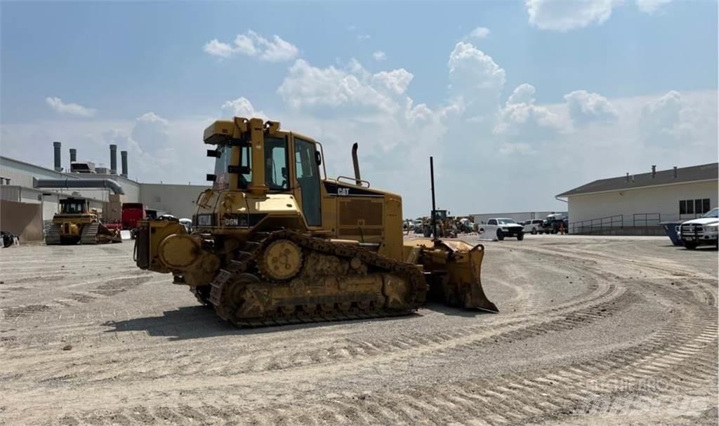 CAT D6N XL Buldožeri guseničari