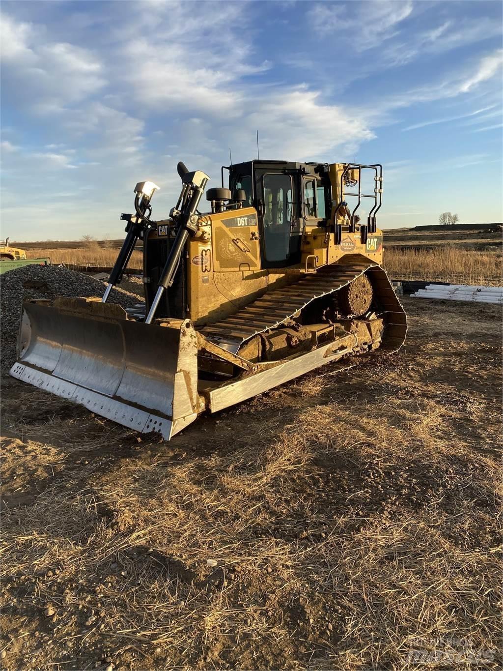 CAT D6T LGP Buldožeri guseničari