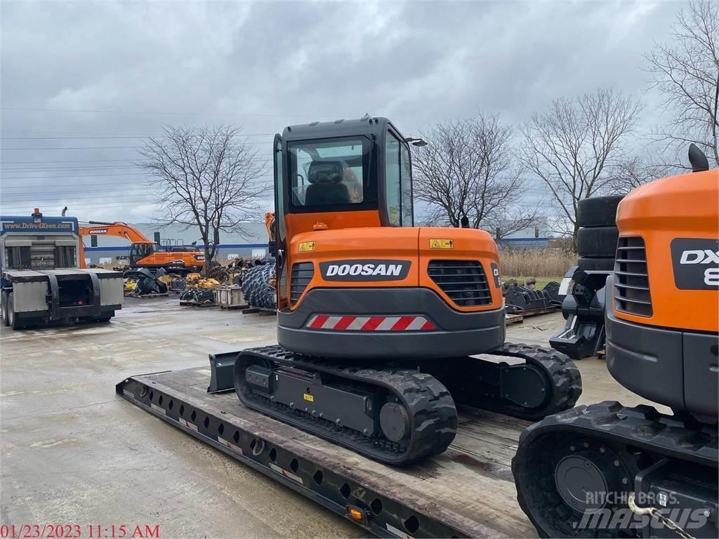 Develon DX62R-3 Bageri guseničari