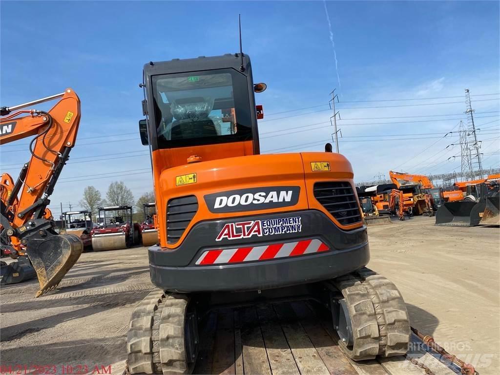 Doosan DX63-3 Bageri guseničari