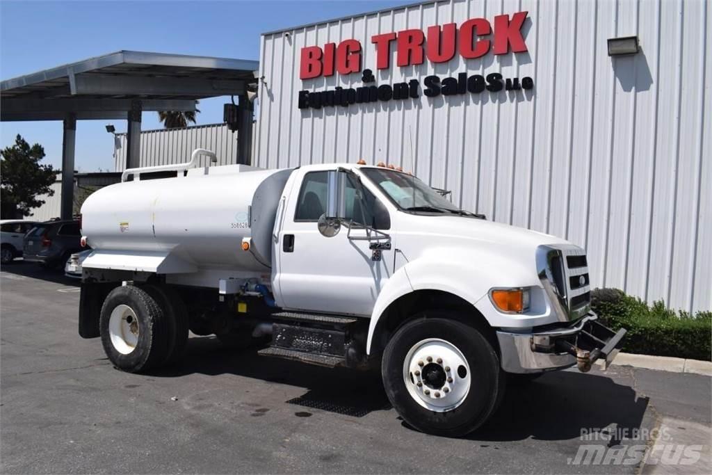 Ford F750 Kamioni cisterne