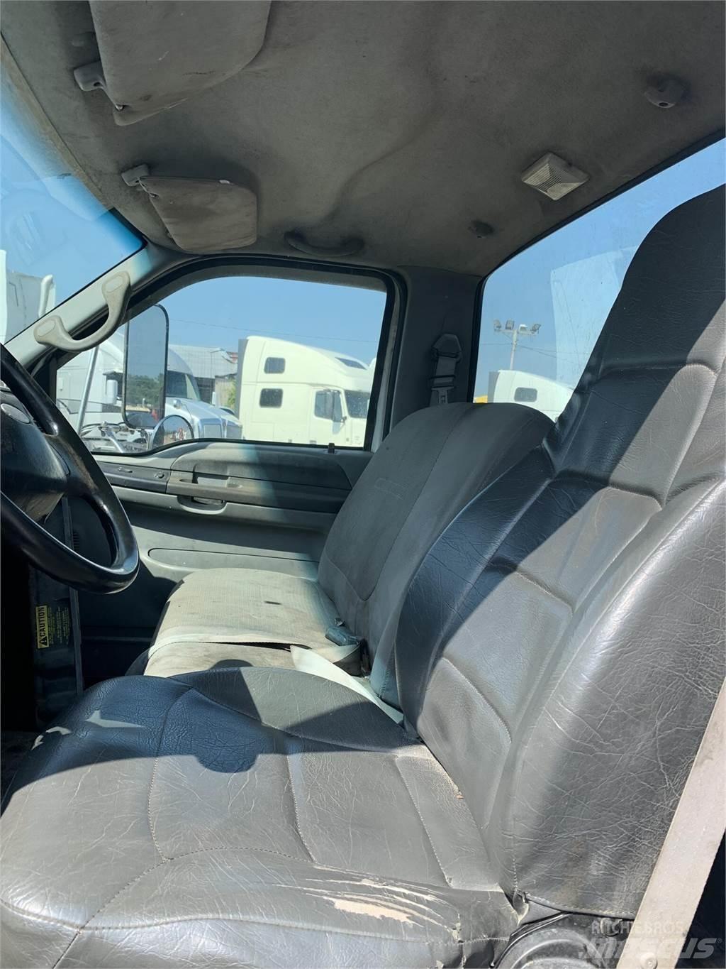 Ford F750 Kamioni sa kranom