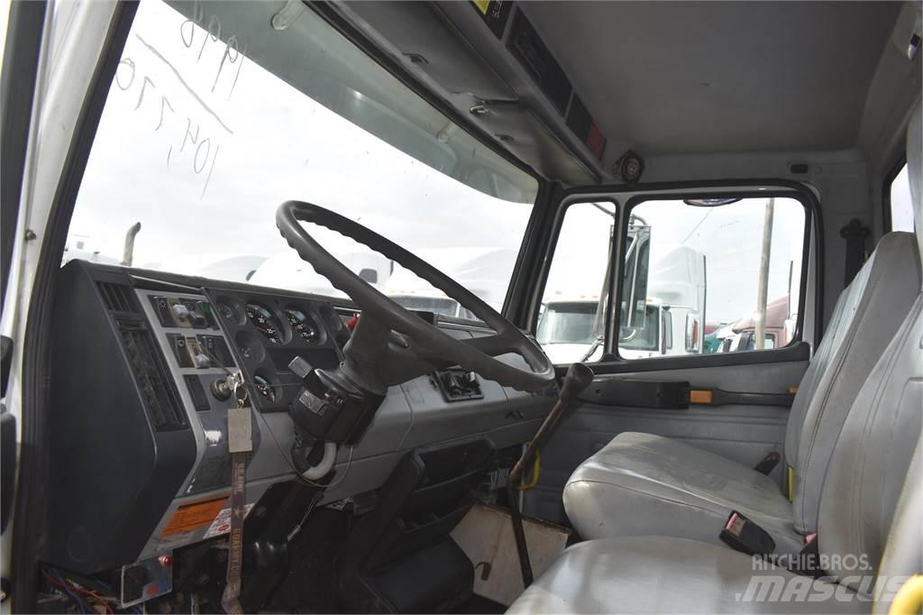 Freightliner FL70 Kamioni sa kranom