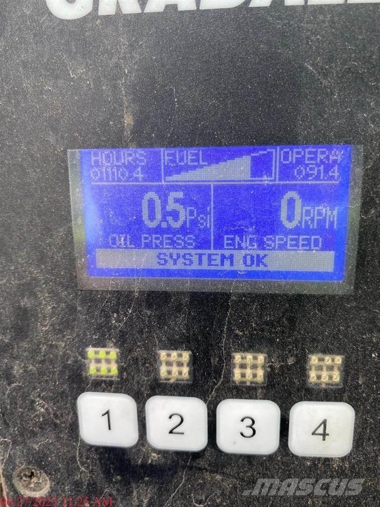 Gradall XL3300 V Bageri točkaši