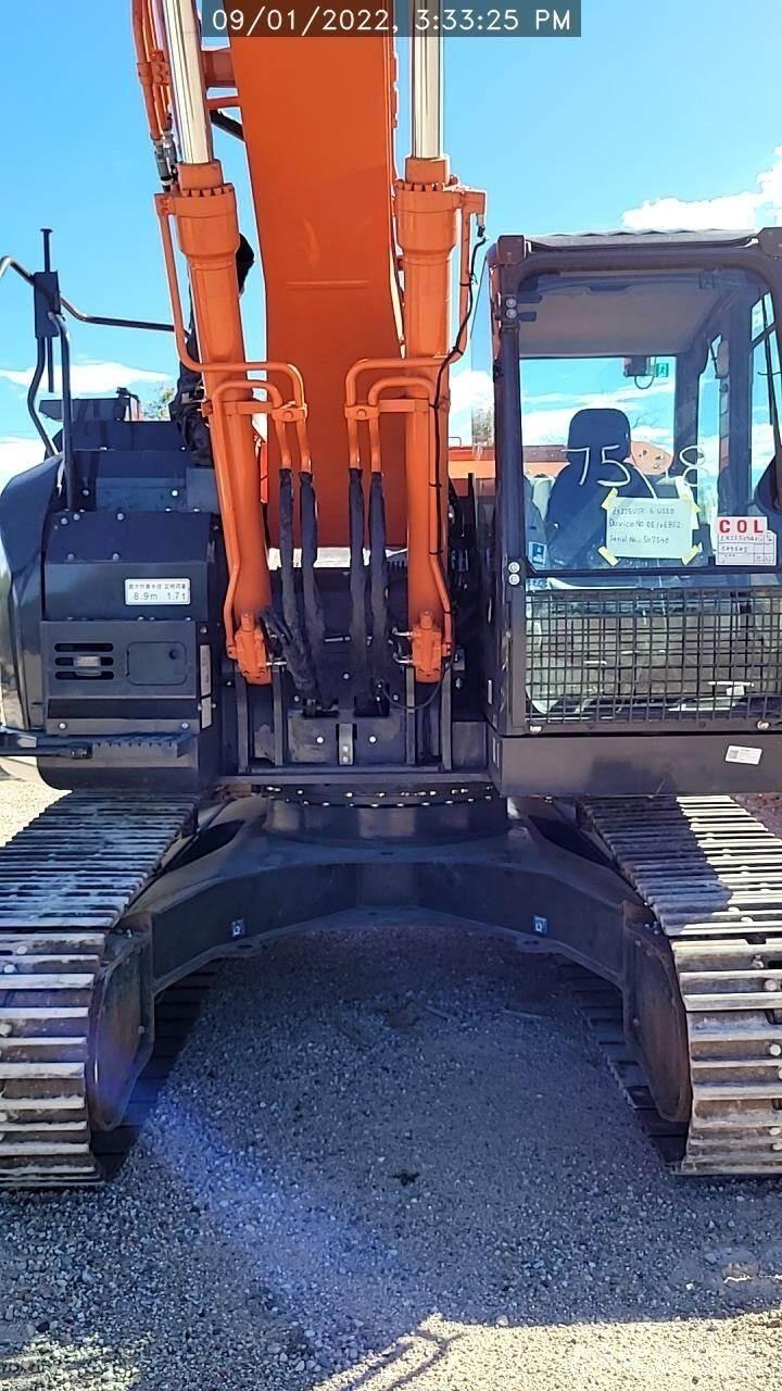 Hitachi ZX225US-6 Bageri guseničari