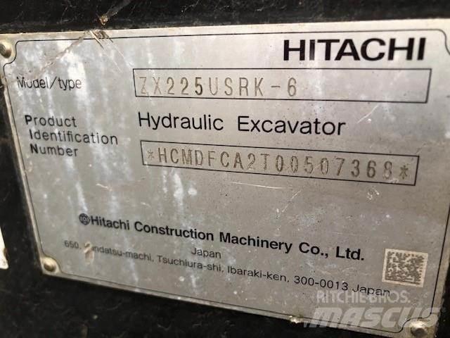 Hitachi ZX225USRK-6 Bageri guseničari