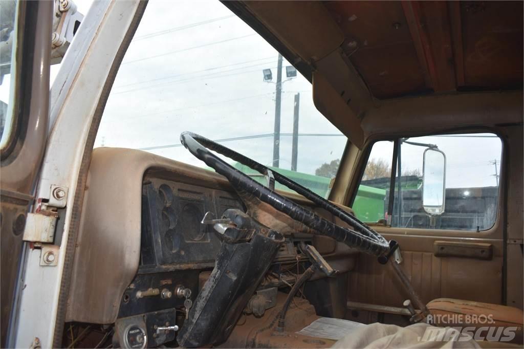 International S2300 Kamioni cisterne