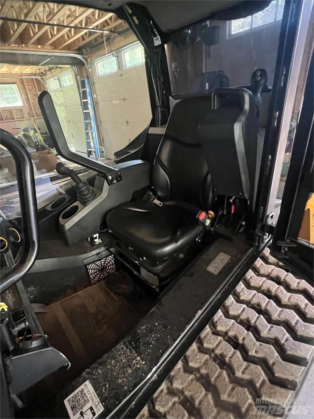 JCB 270T Skid steer mini utovarivači
