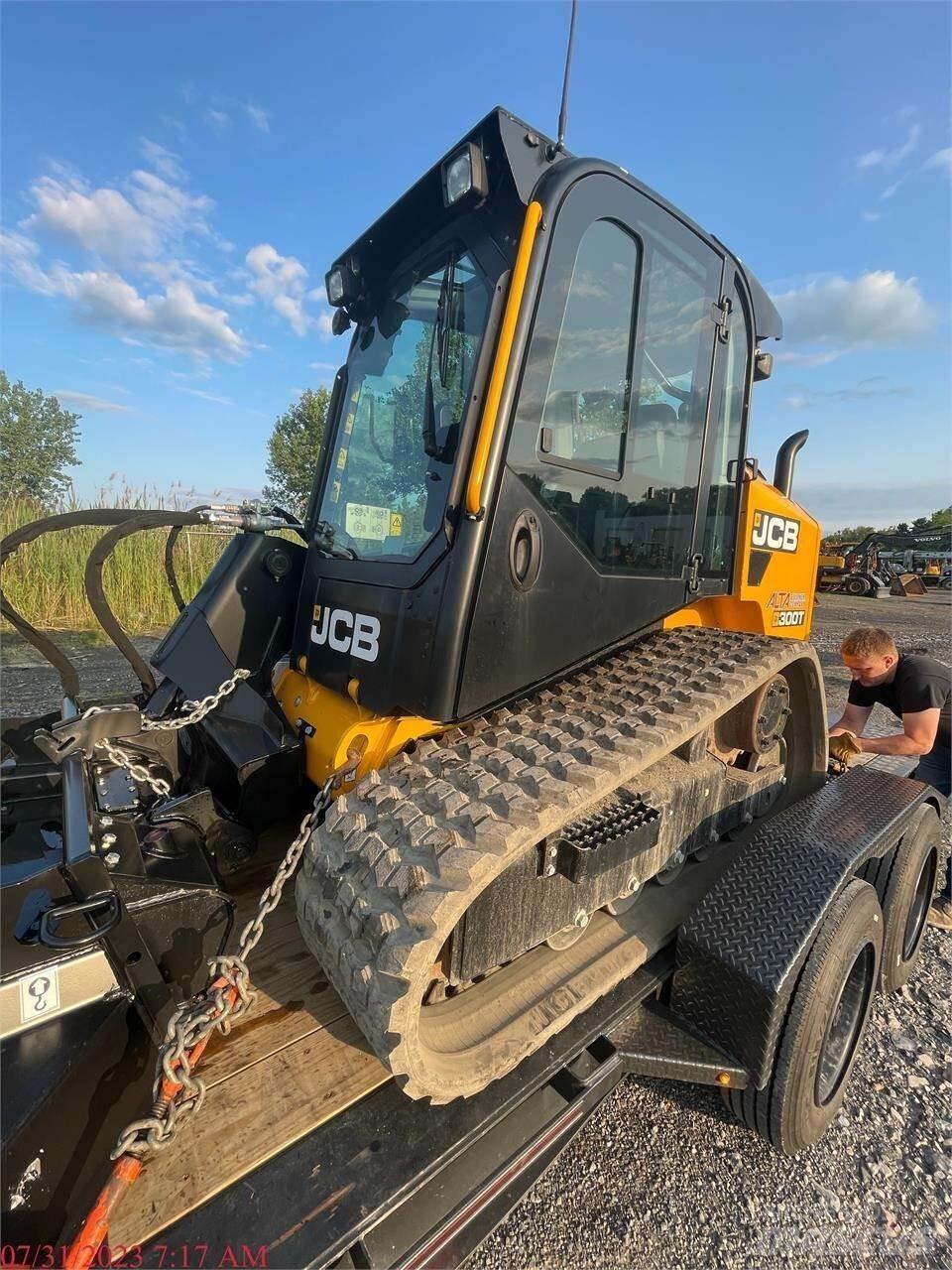 JCB 300T Skid steer mini utovarivači