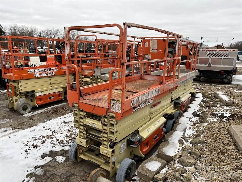 JLG 3246ES Makazaste platforme