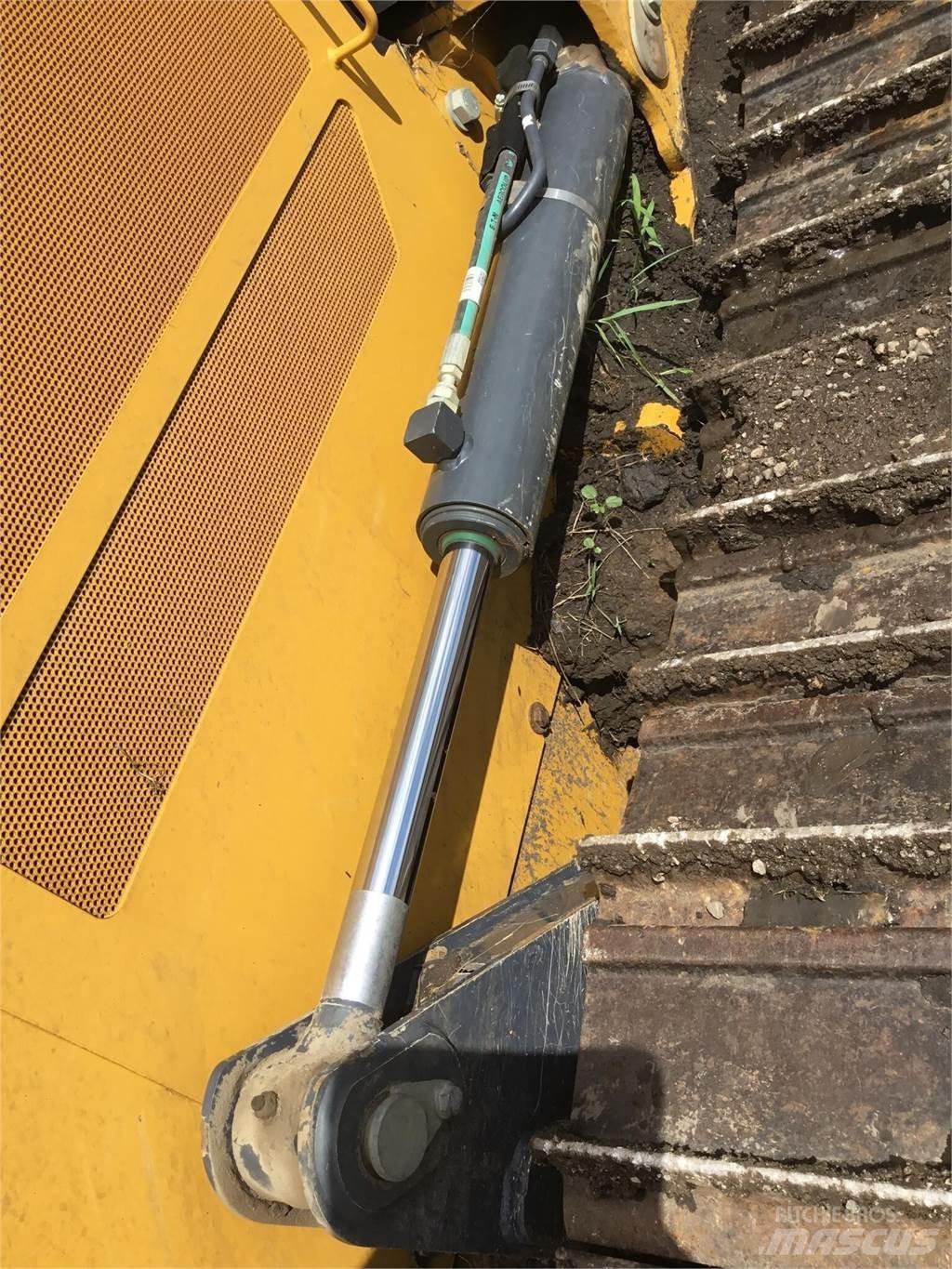 John Deere 450K Buldožeri guseničari