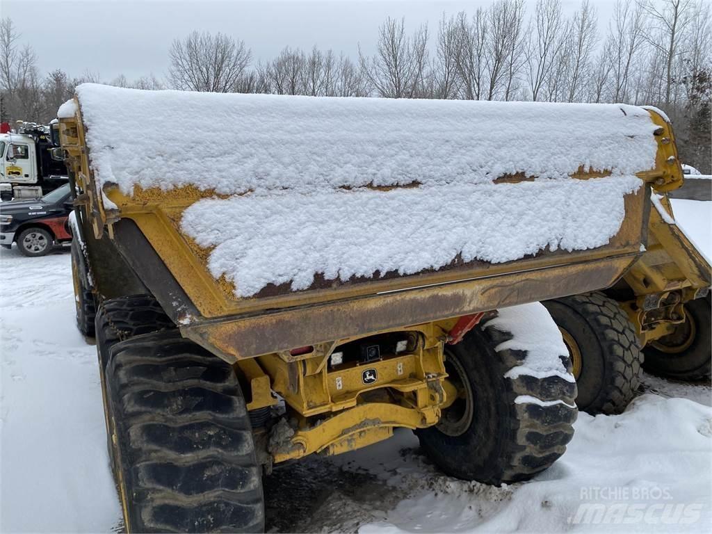 John Deere 460E Zglobni damperi