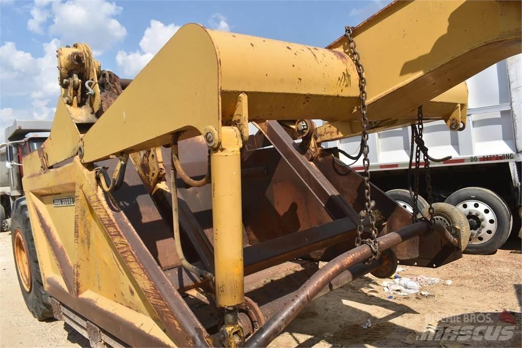 John Deere 760A Polovni strugači