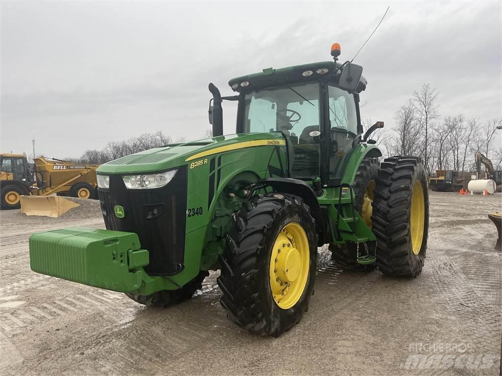 John Deere 8310R Traktori