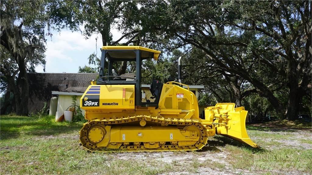 Komatsu D39PX-24 Buldožeri guseničari