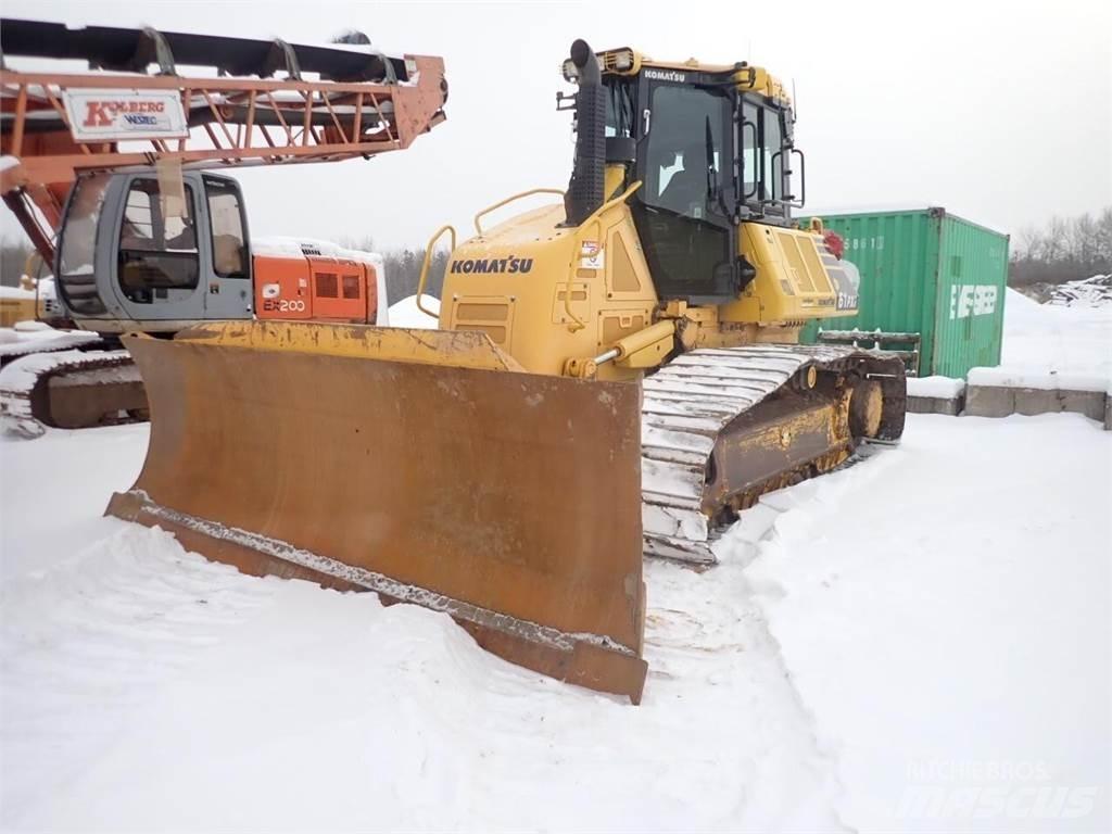 Komatsu D61PXi-24 Buldožeri guseničari