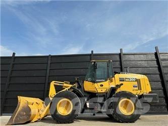 Komatsu WA200-8 Utovarivači na točkove