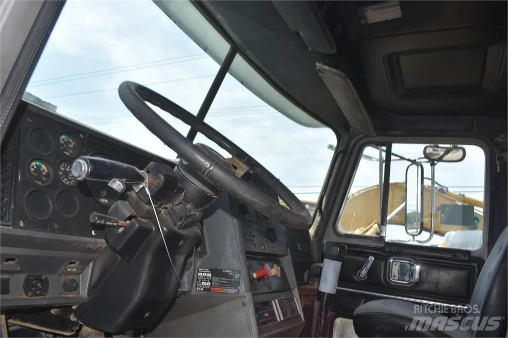 Mack CH613 Kamioni cisterne