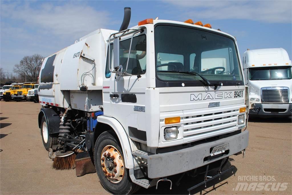 Mack MIDLINER MS250 Polovni kamioni za čišćenje