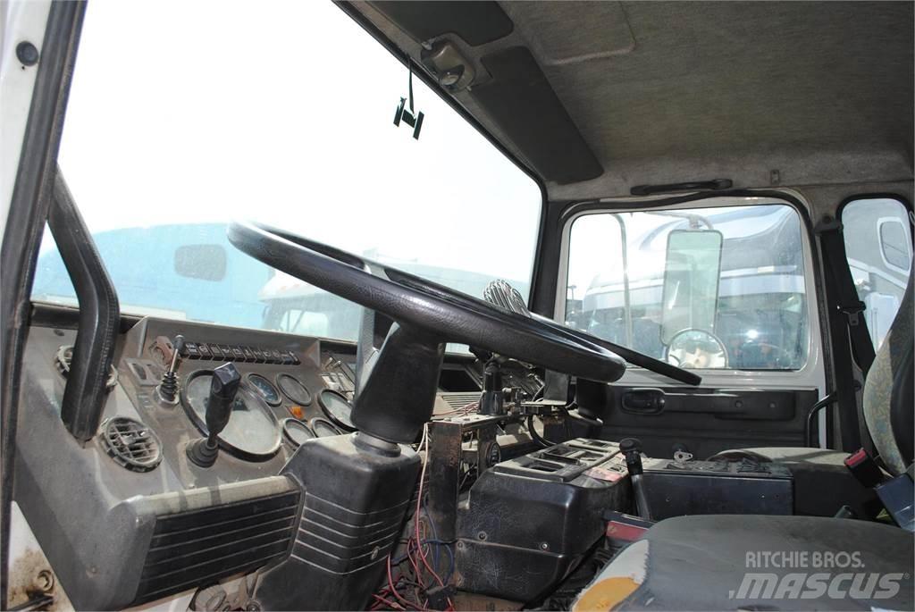 Mack MIDLINER MS250 Polovni kamioni za čišćenje