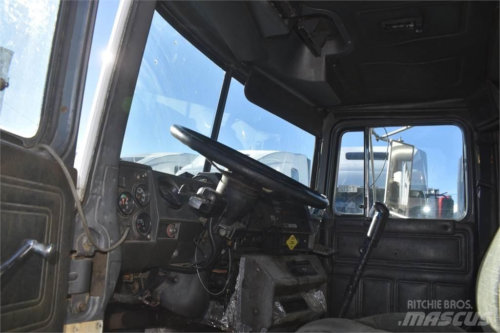 Mack RD688S Kiperi kamioni