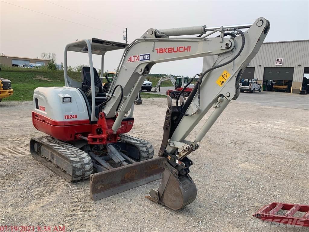 Takeuchi TB240 Mini bageri < 7t